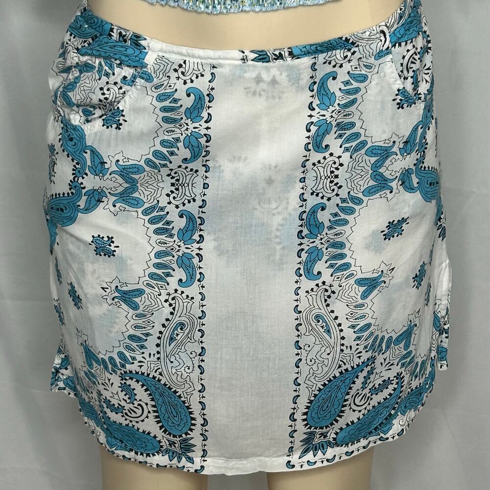 Feminine cottagecore Blue Plate Paisley Skort Women’s Medium White Blue  Shorts